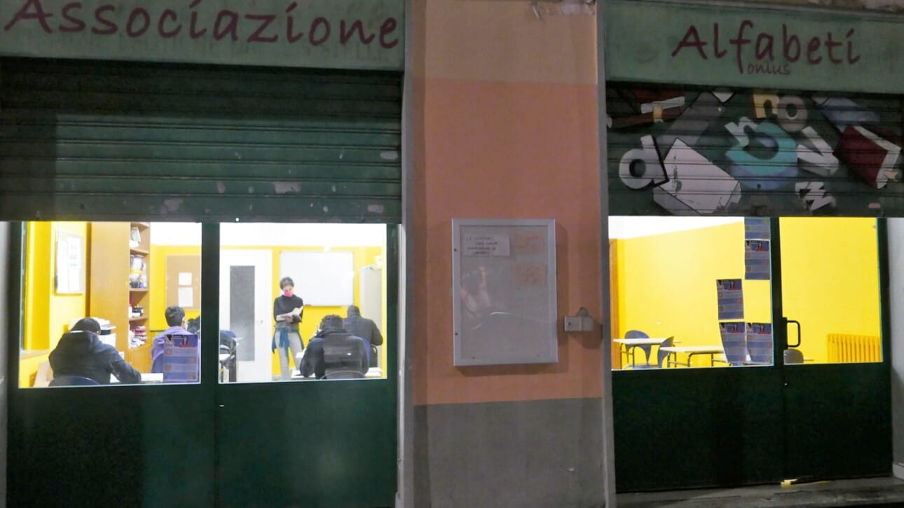 scuola serale ripresa da via abbiate